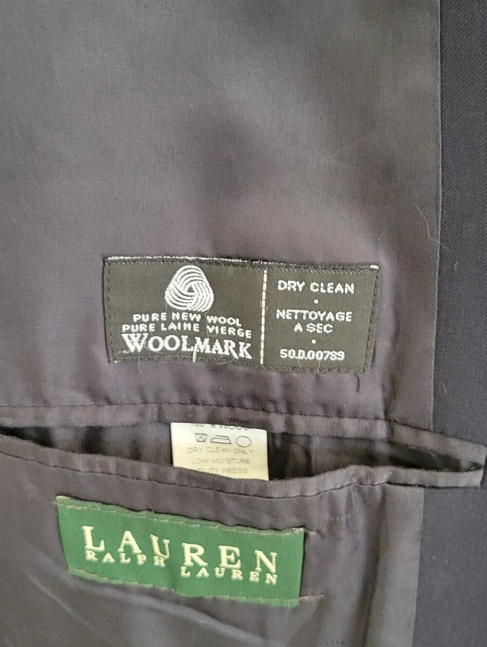 Ralph Lauren 46L Navy Woolmark Blazer/2 brass logo butns single breast/4 @ Cuffs
